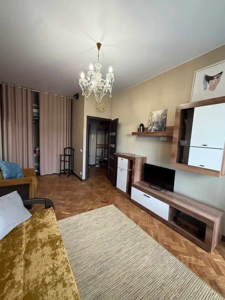 m. Kropotkinskaya: Apartment, 1-rooms
