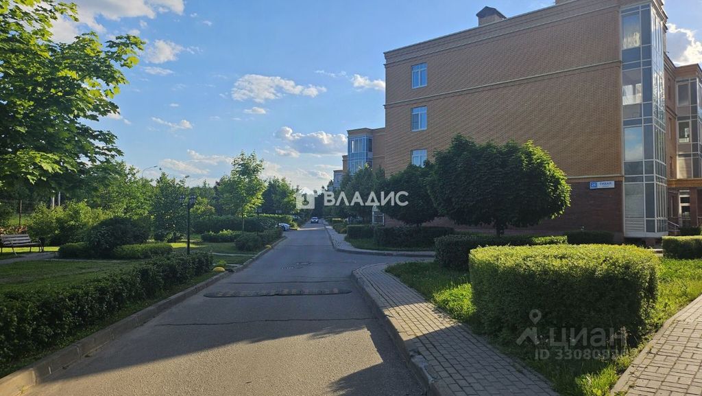 m. Solnechnaya: Apartment, 3-rooms