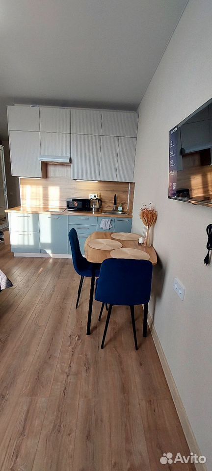 m. Lukhmanovskaya: Apartment, studio