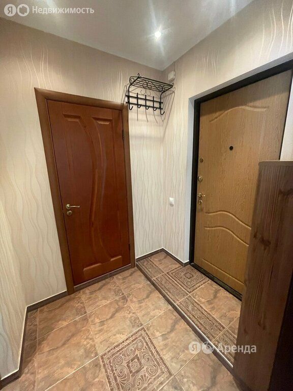 m. Verkhnie Kotly: Apartment, 2-rooms