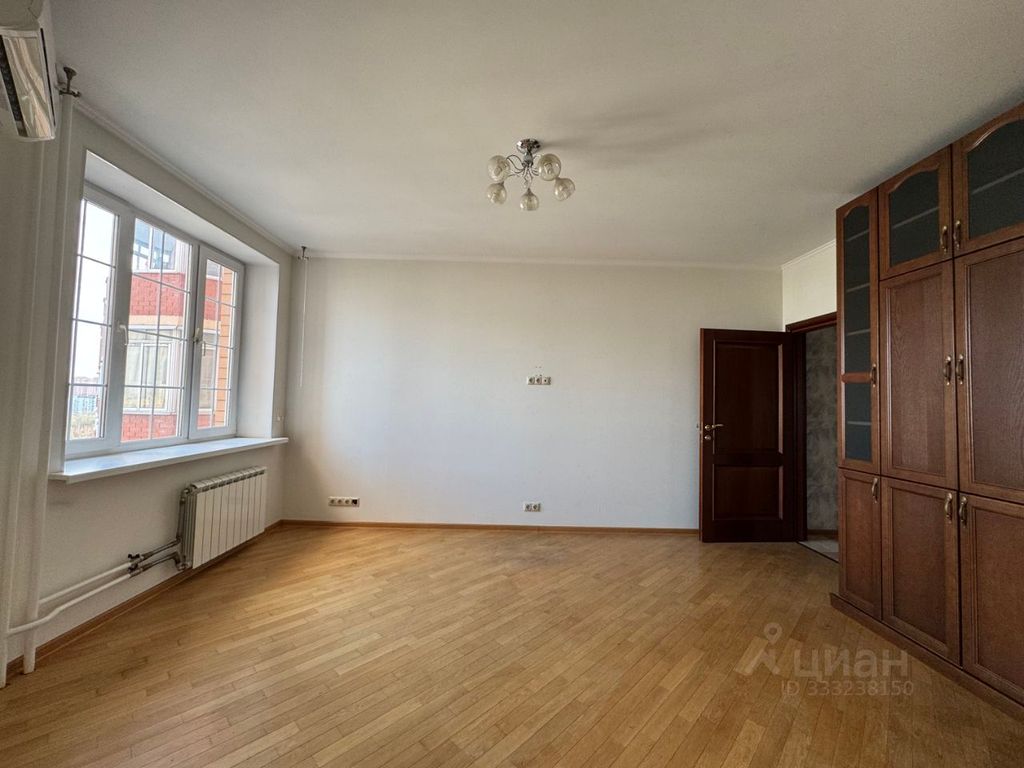m. Lukhmanovskaya: Apartment, 2-rooms