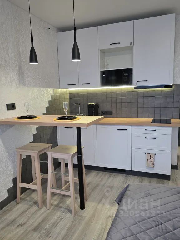 m. Lukhmanovskaya: Apartment, studio