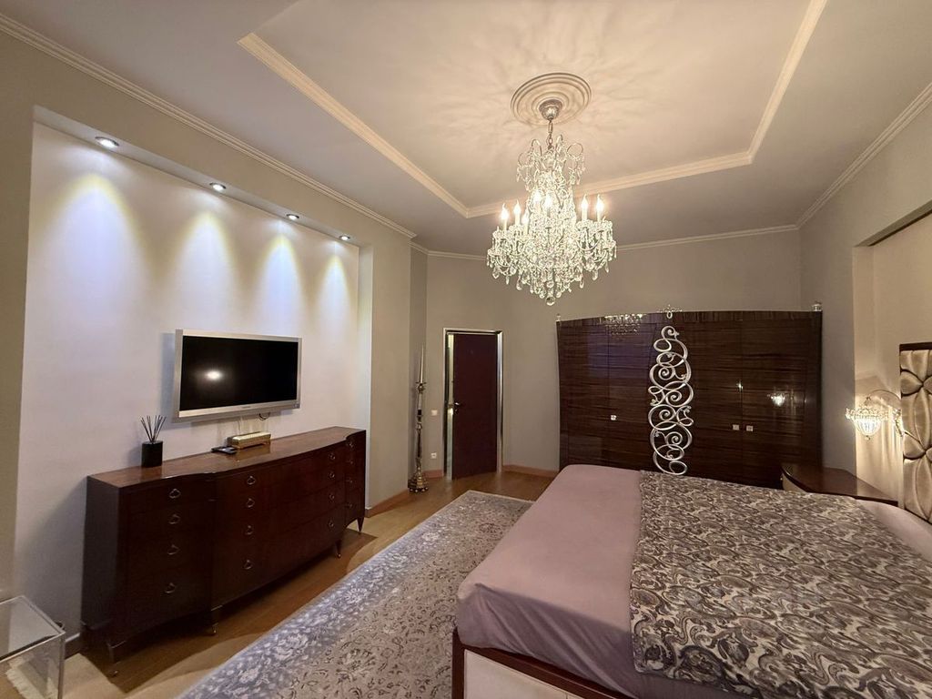 m. Solnechnaya: Apartment, 3-rooms