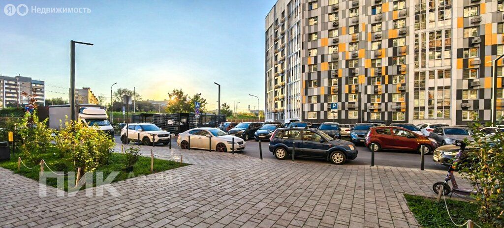 m. Lukhmanovskaya: Apartment, 1-rooms