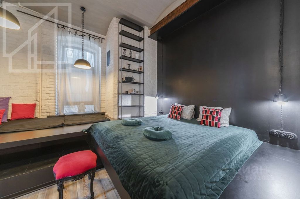 m. Kuznetsky most: Apartment, 3-rooms