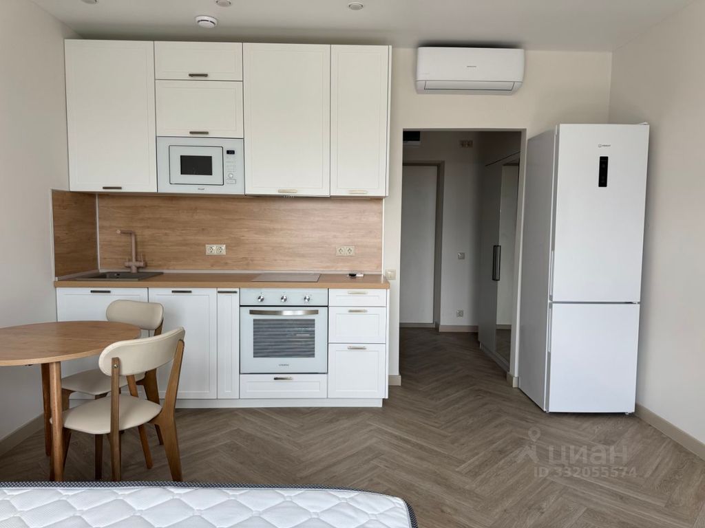 m. Park Pobedy: Apartment, studio
