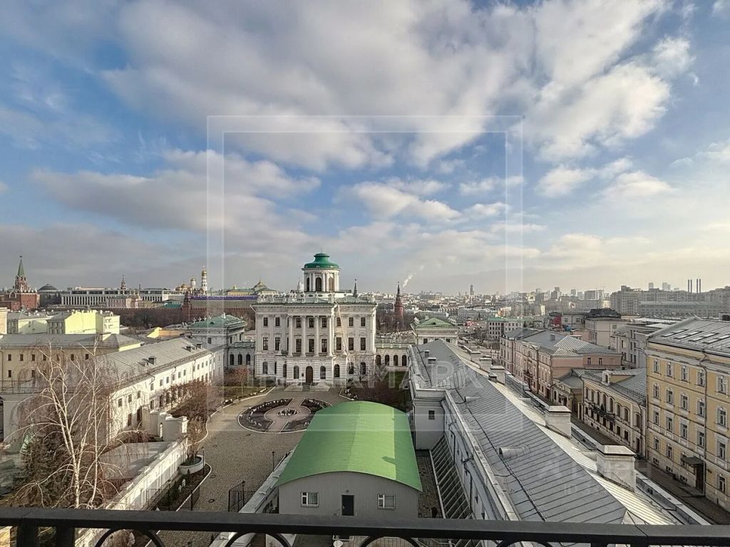 m. Borovitskaya: Apartment, 5-rooms