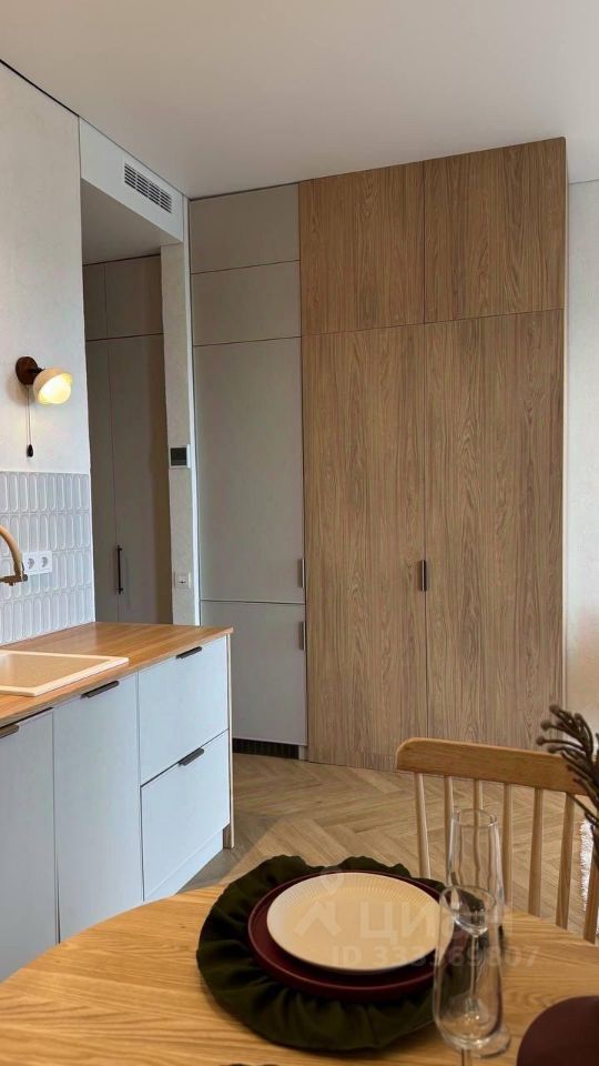 m. Maryina Roscha: Apartment, studio