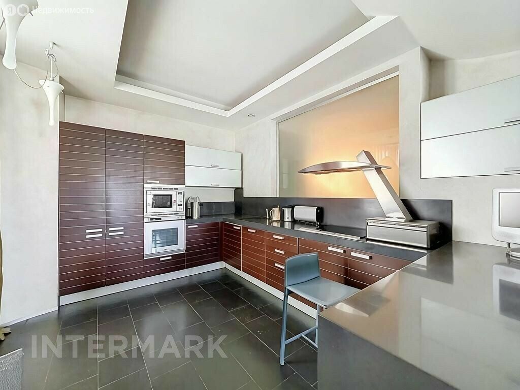 m. Barrikadnaya: Apartment, 4-rooms
