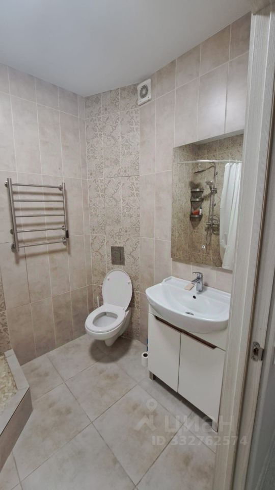 m. Lukhmanovskaya: Apartment, 1-rooms