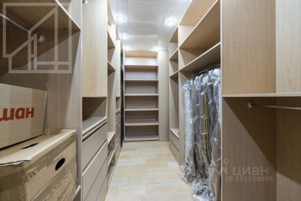 m. Kropotkinskaya: Apartment, 4-rooms