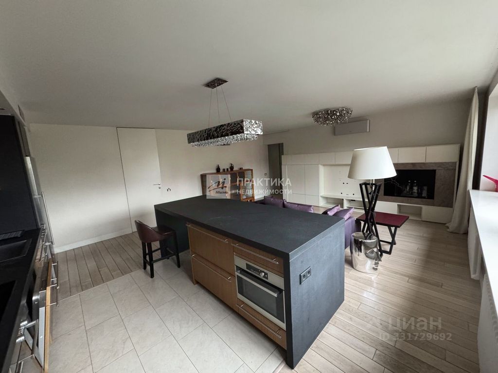 m. Ulitsa 1905 goda: Apartment, 3-rooms