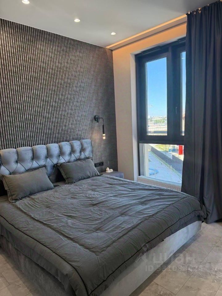 m. ZIL: Apartment, 2-rooms