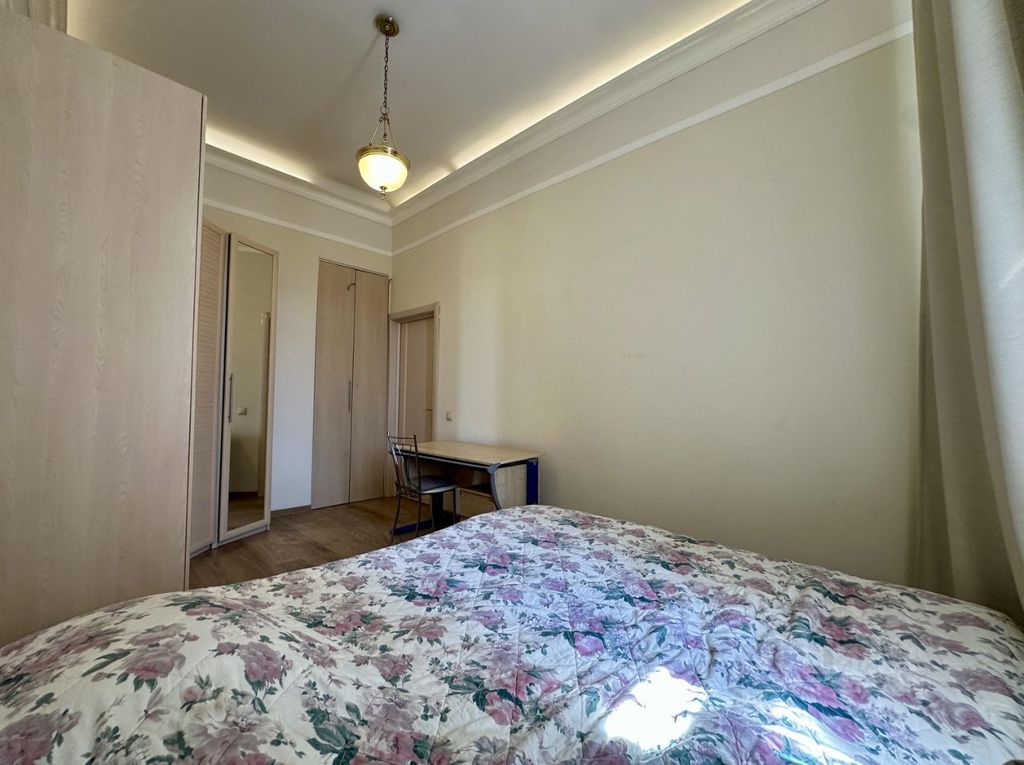 m. Barrikadnaya: Apartment, 2-rooms