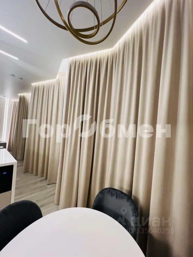 m. ZIL: Apartment, 2-rooms