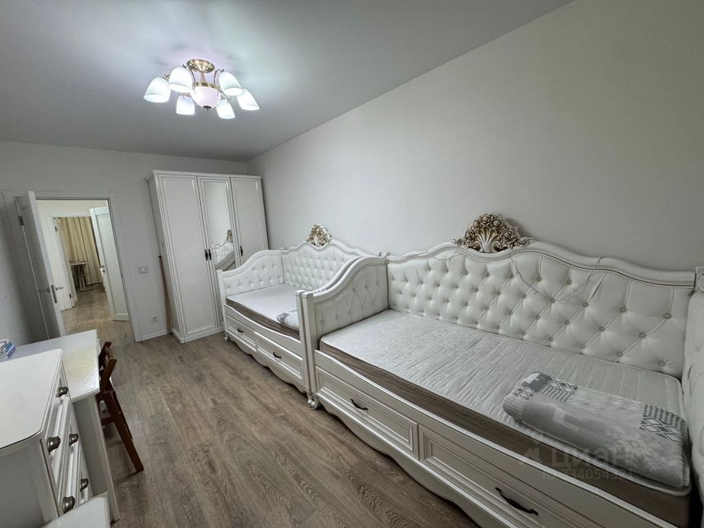 m. Nekrasovka: Apartment, 3-rooms