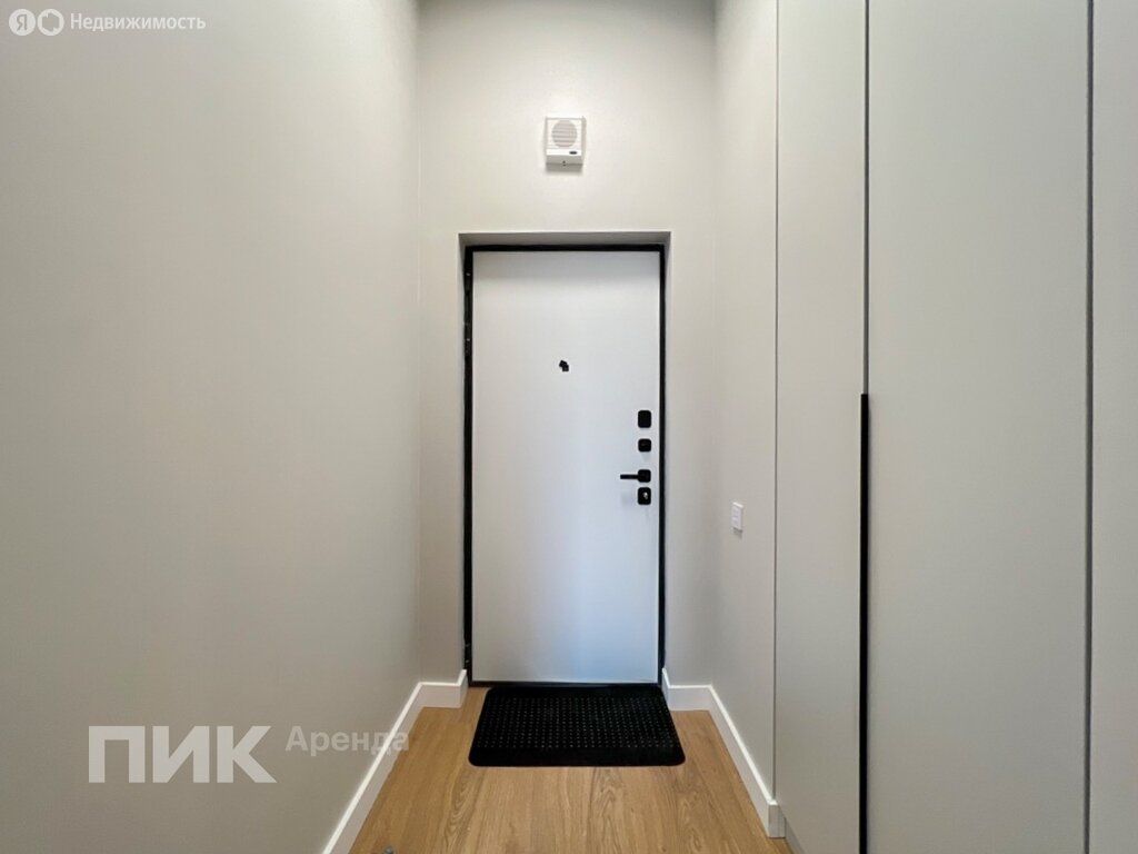 m. Verkhnie Kotly: Apartment, 2-rooms