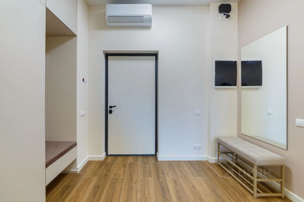 m. ZIL: Apartment, 2-rooms