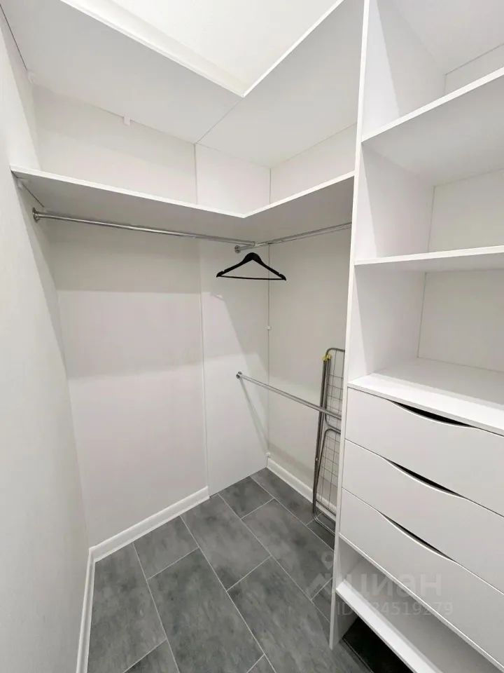 m. Narodnoe Opolchenie: Apartment, 2-rooms