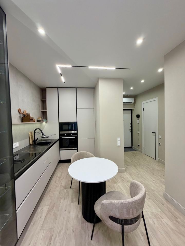 m. ZIL: Apartment, 1-rooms