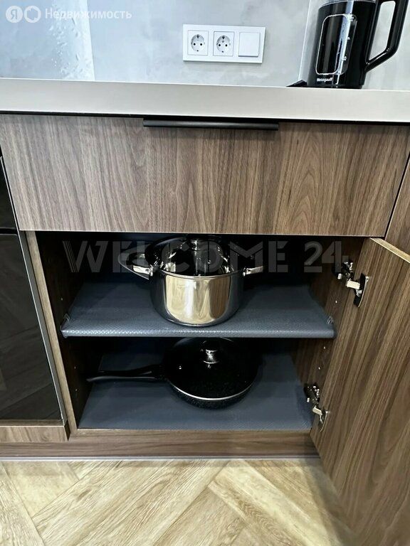 m. ZIL: Apartment, 1-rooms