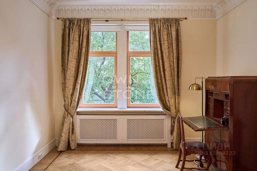 m. Kropotkinskaya: Apartment, 4-rooms