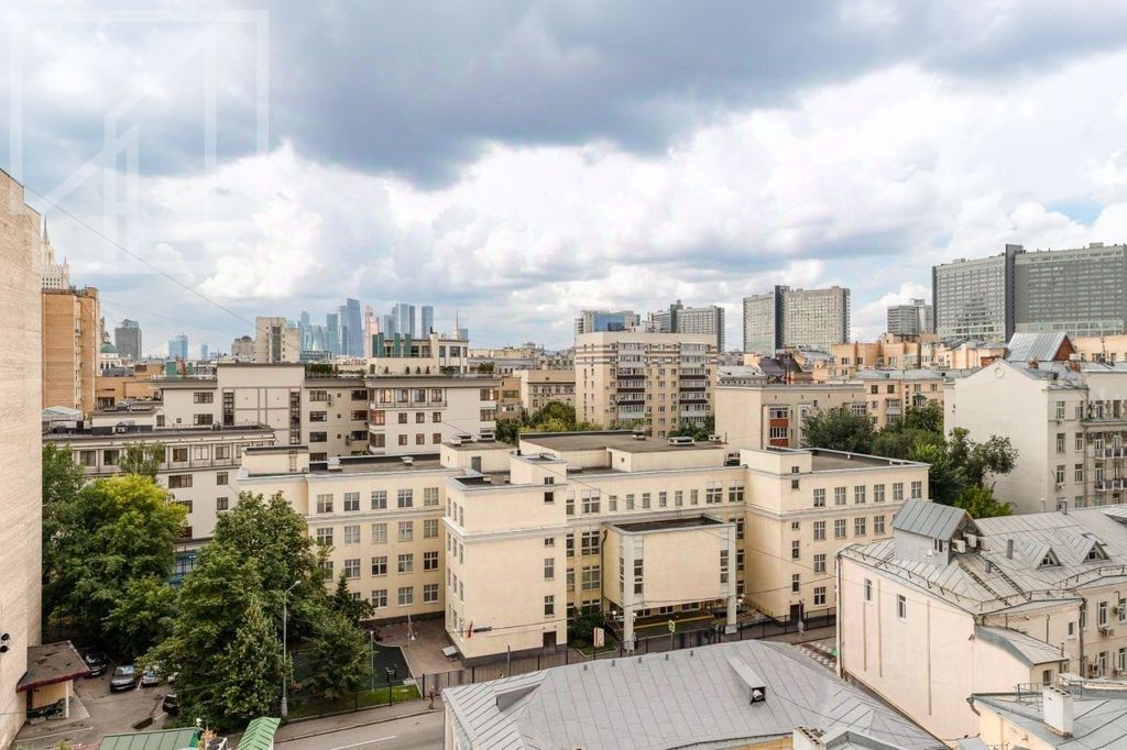 m. Arbatskaya: Apartment, 5-rooms