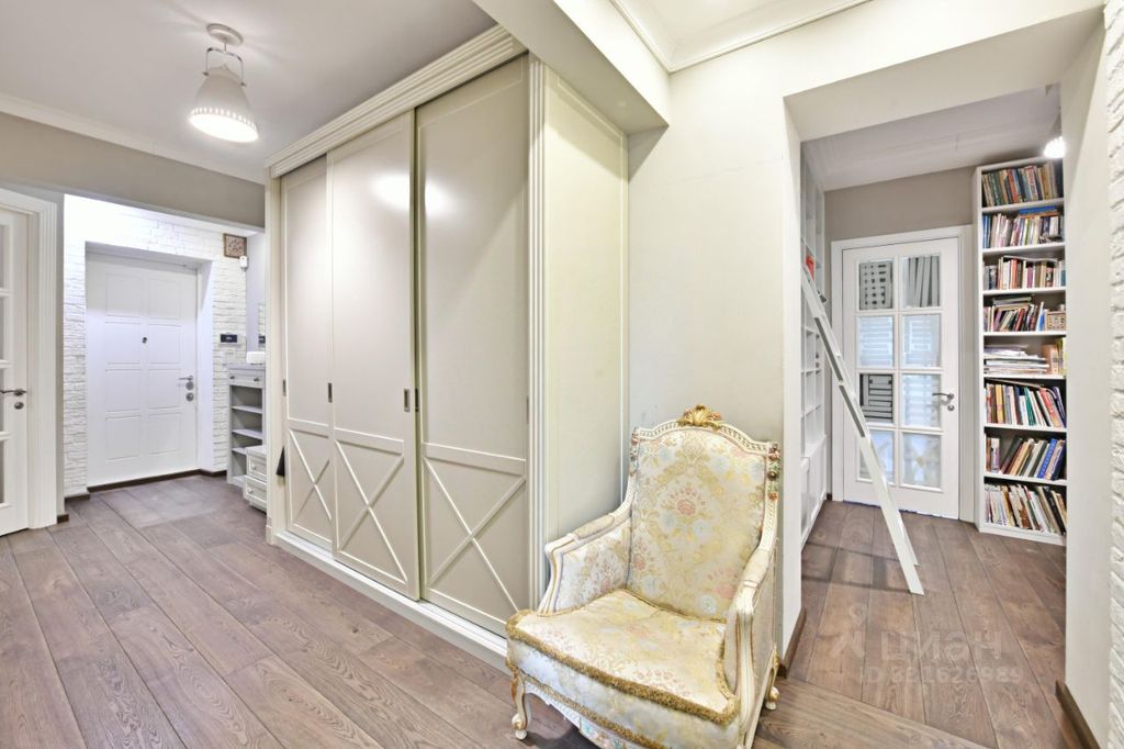 m. Smolenskaya: Apartment, 3-rooms