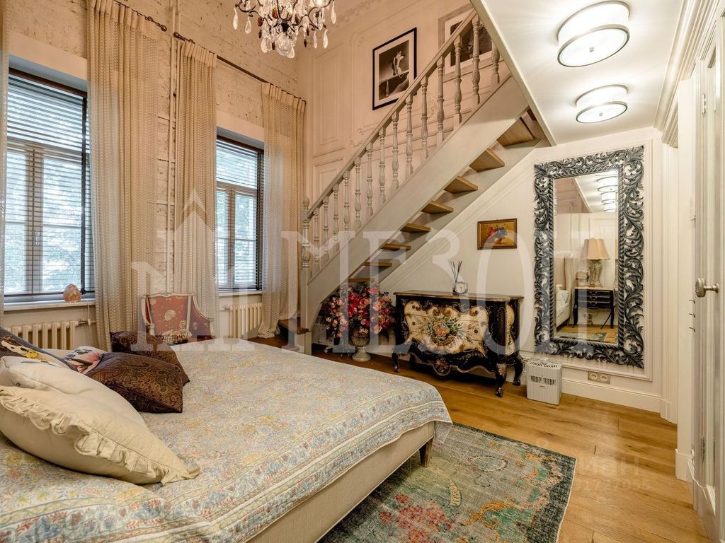 m. Chistye prudy: Apartment, 5-rooms