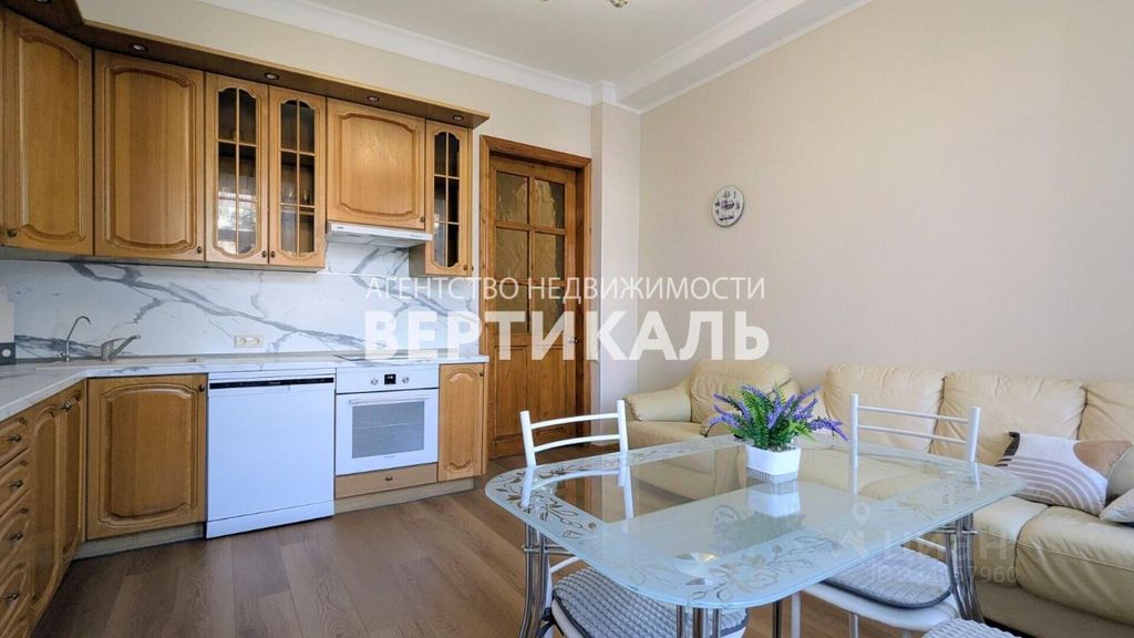 m. Okhotny ryad: Apartment, 2-rooms