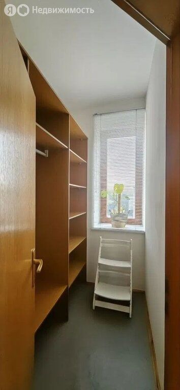 m. Dubrovka: Apartment, 2-rooms