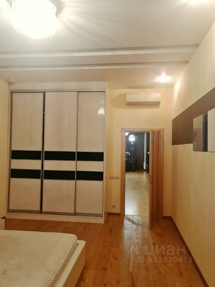 m. Ulitsa Akademika Koroleva: Apartment, 3-rooms