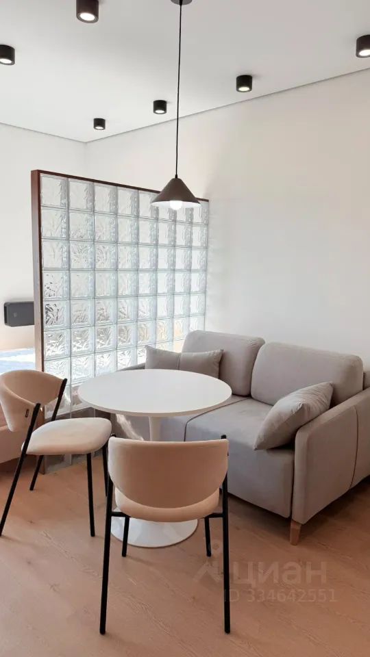 m. Vodny stadion: Apartment, studio