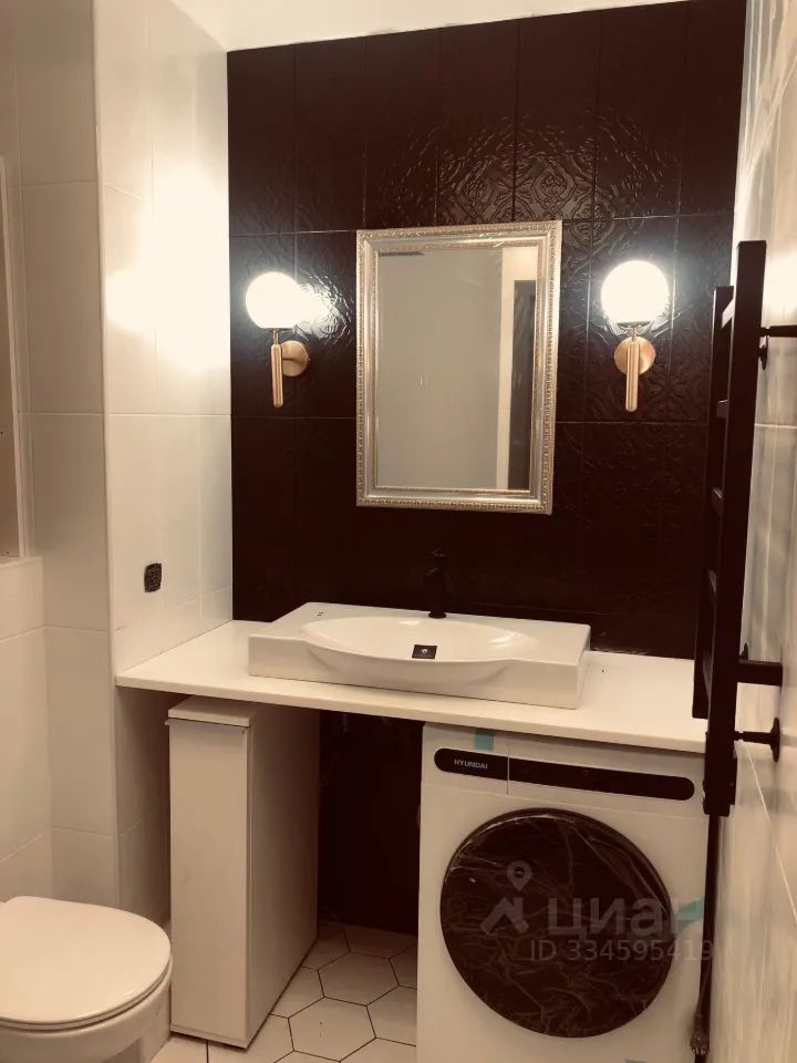 m. ZIL: Apartment, 2-rooms