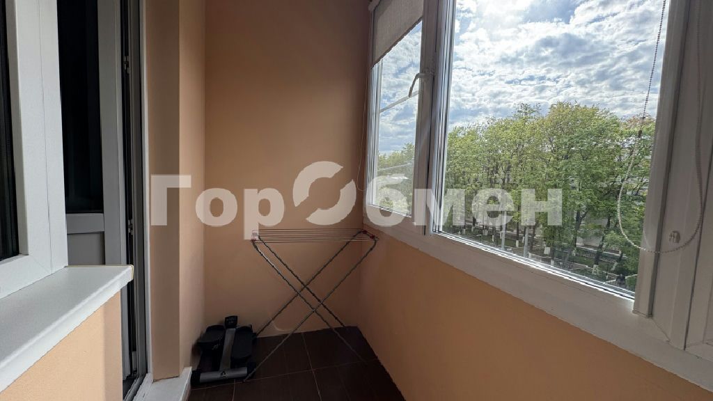 m. Serp i Molot: Apartment, 2-rooms