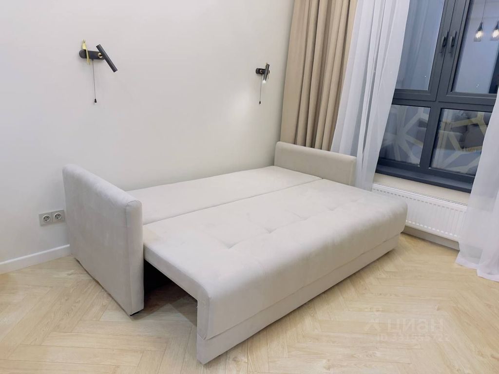 m. ZIL: Apartment, 2-rooms