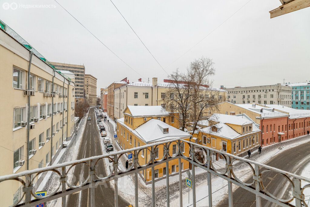 m. Polyanka: Apartment, 3-rooms