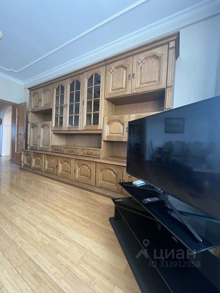 m. Ploschad Gagarina: Apartment, 2-rooms
