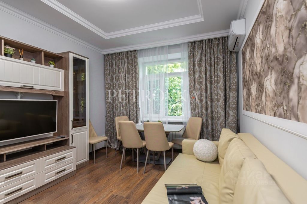 m. Tverskaya: Apartment, 2-rooms