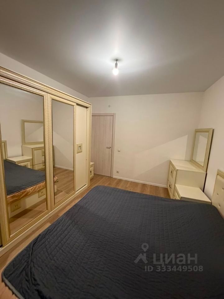 m. Lukhmanovskaya: Apartment, 2-rooms