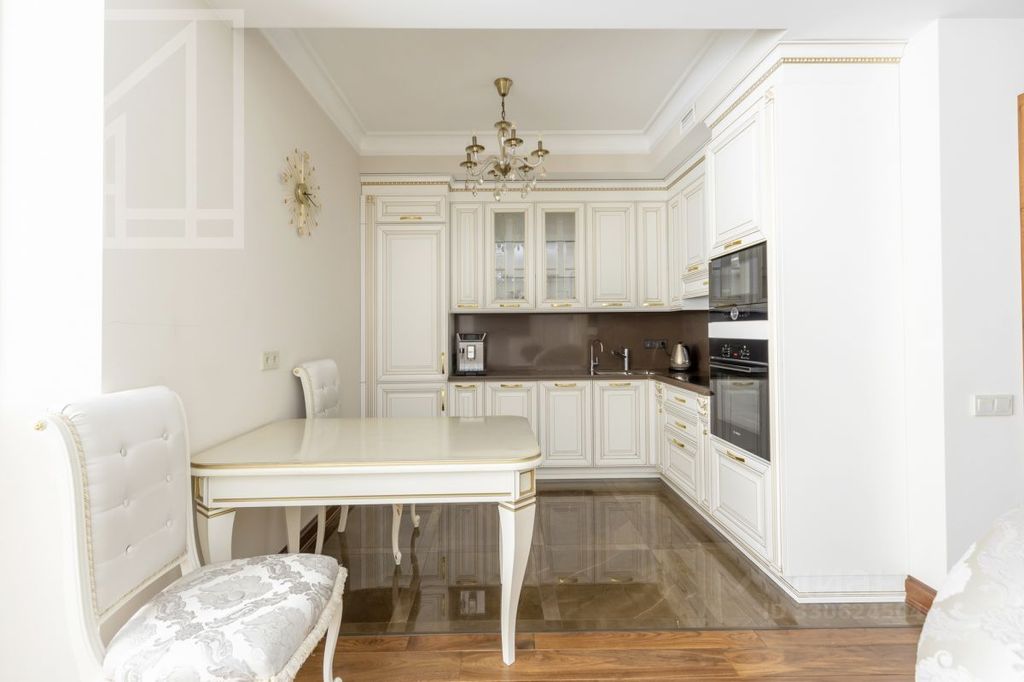 m. Smolenskaya: Apartment, 4-rooms