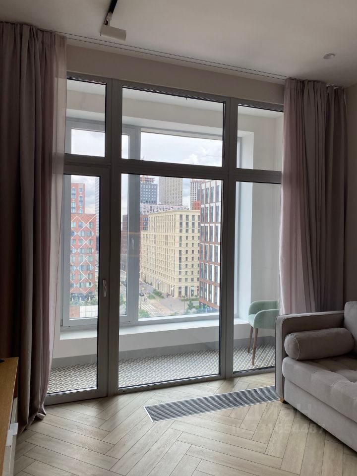 m. ZIL: Apartment, 2-rooms