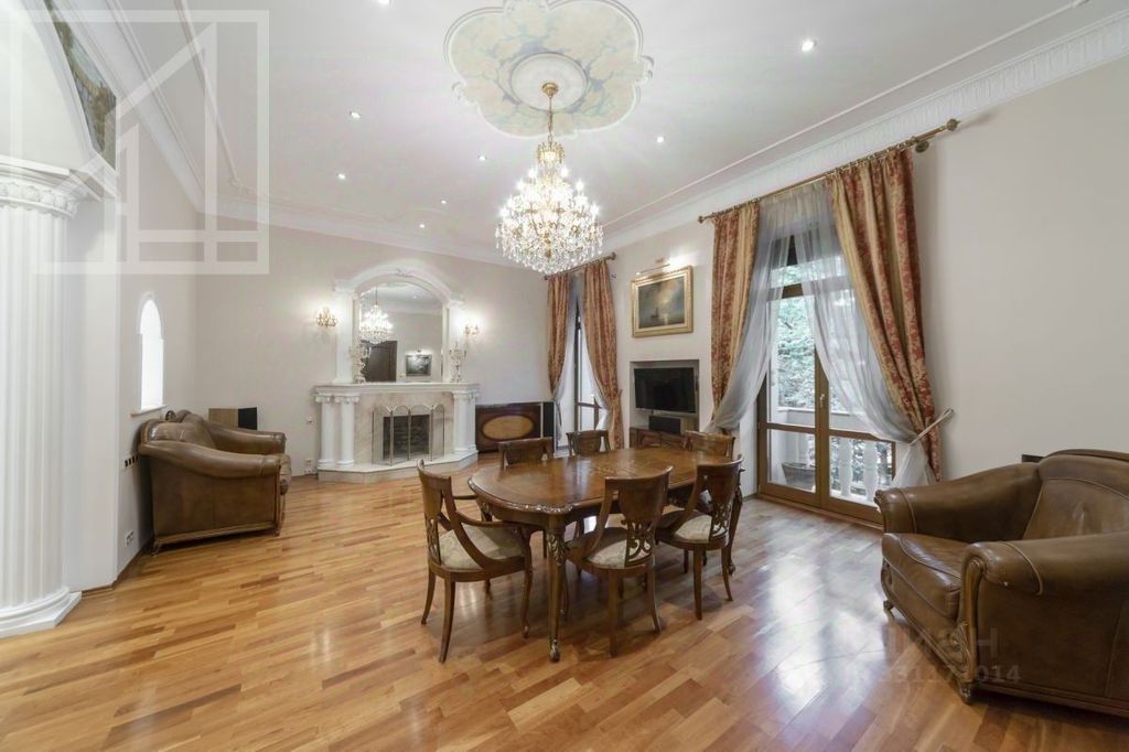 m. Mayakovskaya: Apartment, 3-rooms
