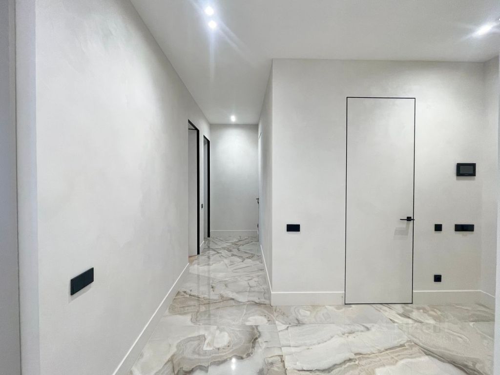 m. Delovoy tsentr (Vystavochnaya): Apartment, 3-rooms