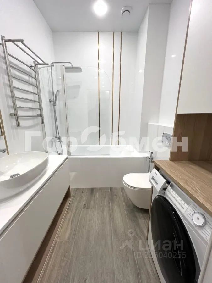 m. ZIL: Apartment, 2-rooms