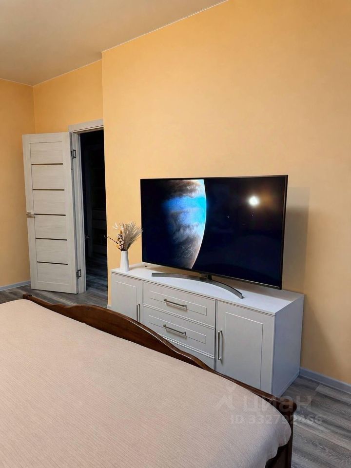 m. Lukhmanovskaya: Apartment, 1-rooms