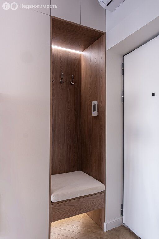 m. Shelepikha: Apartment, studio