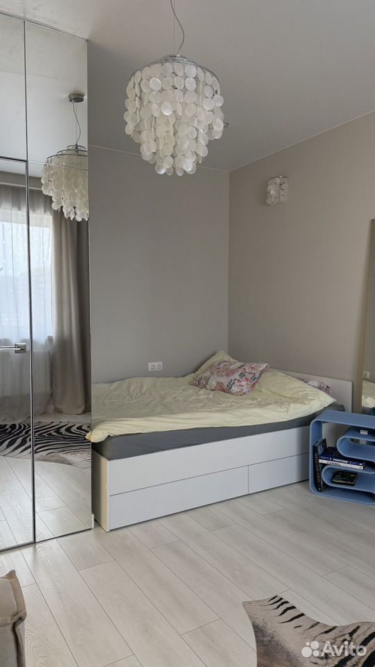 m. ZIL: Apartment, 1-rooms