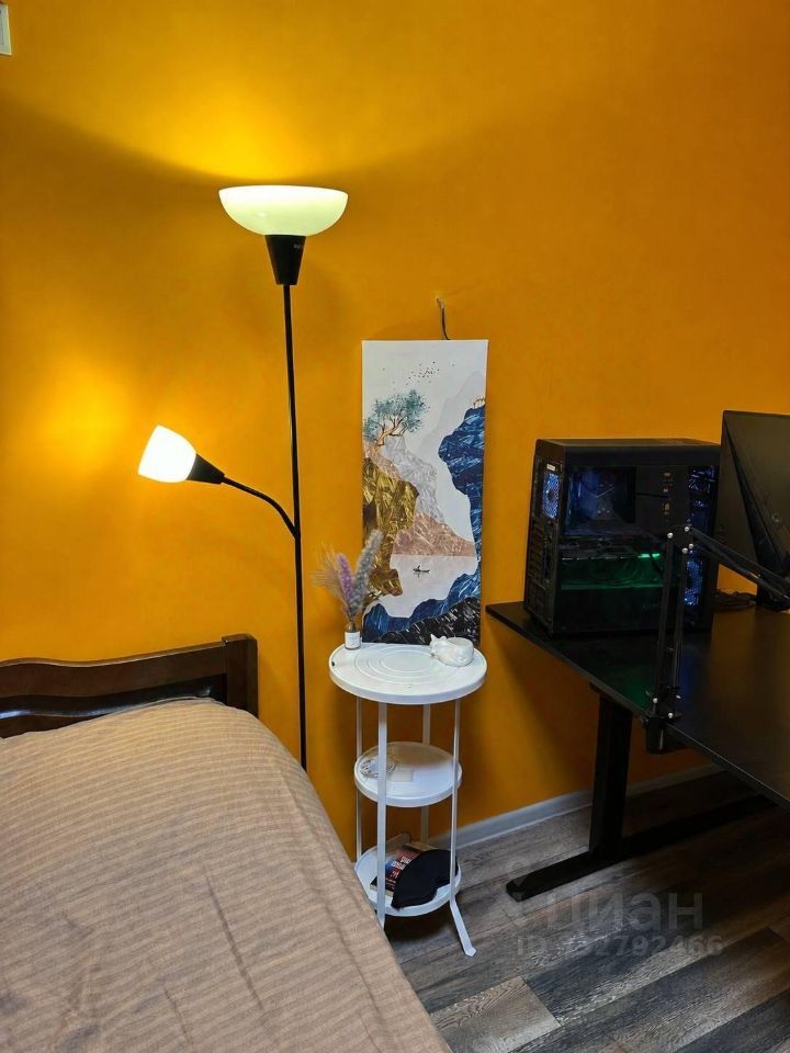 m. Lukhmanovskaya: Apartment, 1-rooms