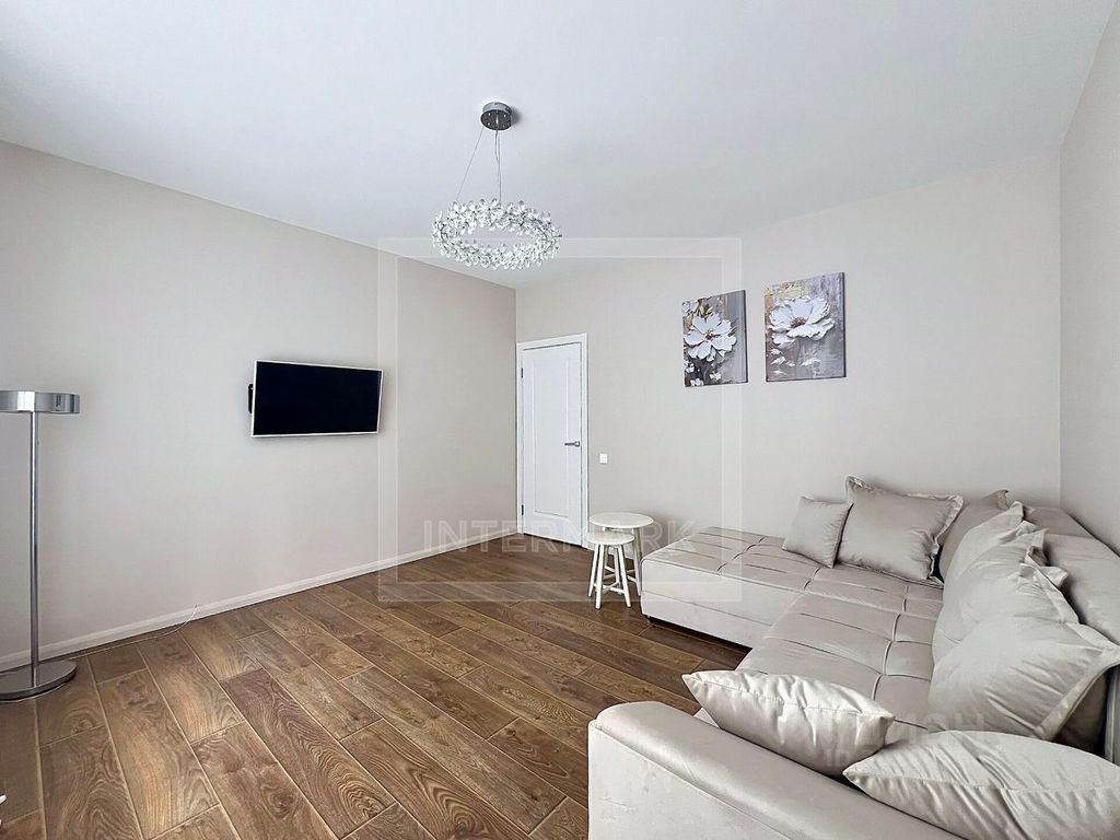m. Barrikadnaya: Apartment, 2-rooms